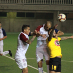 Con poco futbol y un gol agónico en el minuto 85 los canarios vencieron a Santa Cruz por 2 goles a 1 Jugada de San Luis